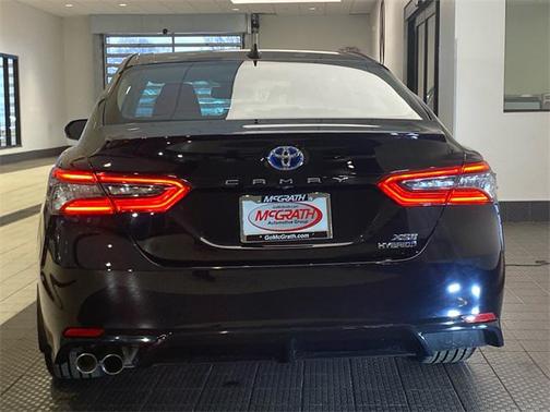 2024 Toyota Camry Hybrid SE