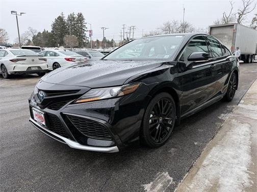 2024 Toyota Camry Hybrid SE