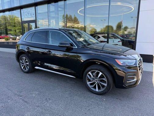 Black Metallic 2021 Audi Q5 45 Premium Plus