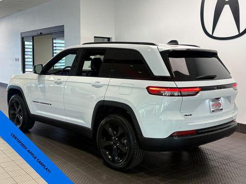 Bright White Clearcoat 2023 Jeep Grand Cherokee Altitude