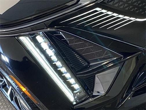 2025 Cadillac LYRIQ Sport