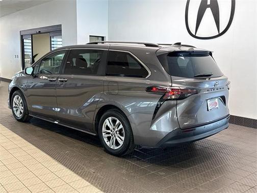 2023 Toyota Sienna XLE