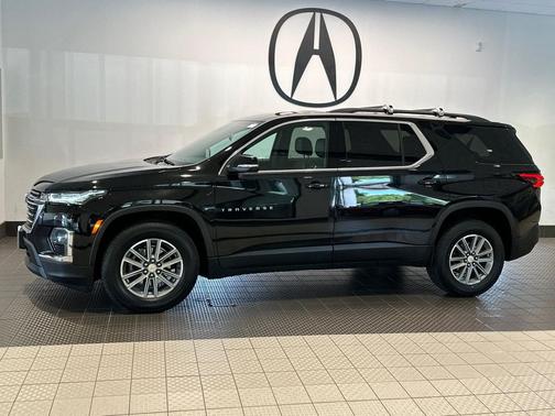 Mosaic Black Metallic 2022 Chevrolet Traverse LT Leather