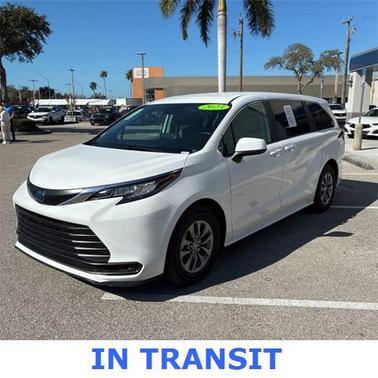 2023 Toyota Sienna LE