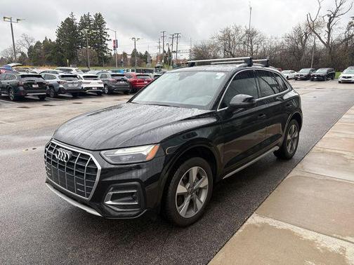 Black Metallic 2023 Audi Q5 40 Premium