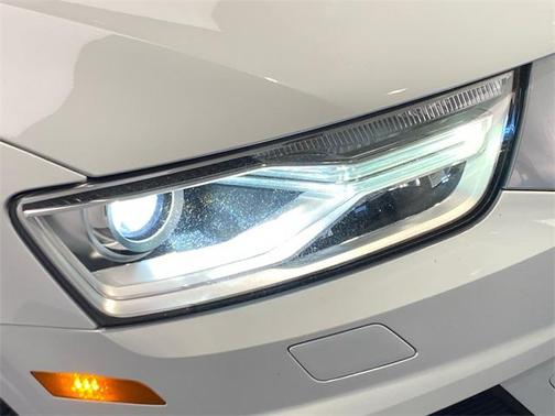 2017 Audi Q3 2.0T Premium Plus