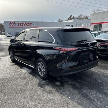 2022 Toyota Sienna XLE