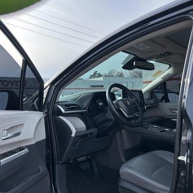 2022 Toyota Sienna XLE