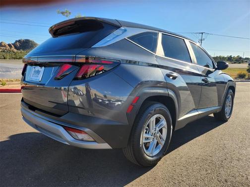 2025 Hyundai TUCSON SE