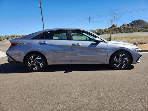 2026 Hyundai ELANTRA HEV Limited