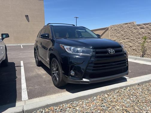 2017 Toyota Highlander SE
