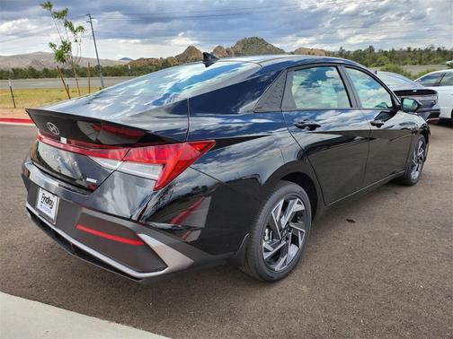2025 Hyundai ELANTRA HEV SEL Sport