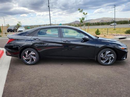 2025 Hyundai ELANTRA HEV SEL Sport