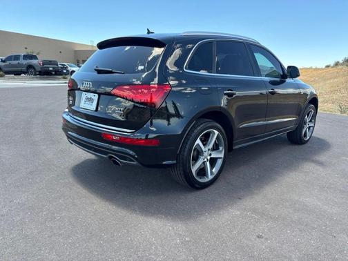 Mythos Black Metallic 2017 Audi Q5 3.0T Premium Plus
