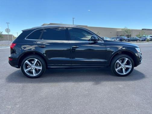 Mythos Black Metallic 2017 Audi Q5 3.0T Premium Plus