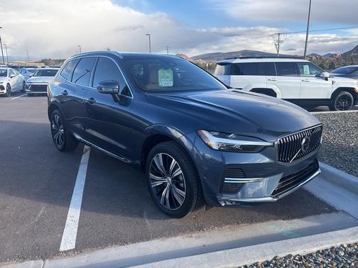 2022 Volvo XC60 B5 Inscription