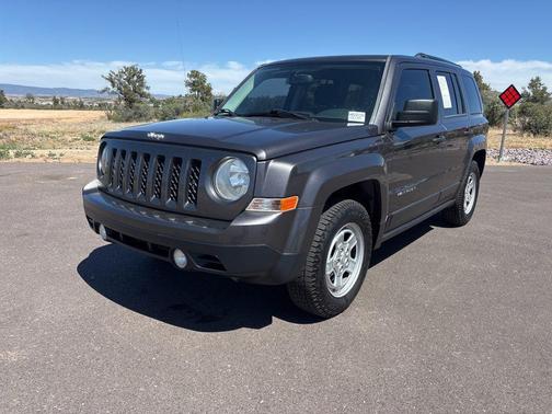 Granite Crystal Clearcoat Metallic 2016 Jeep Patriot Sport