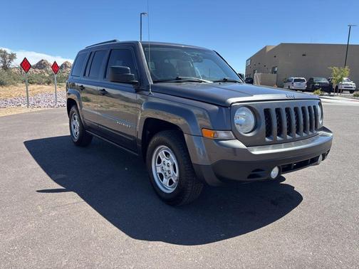 Granite Crystal Clearcoat Metallic 2016 Jeep Patriot Sport