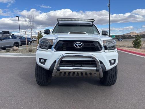 2015 Toyota Tacoma LIMITED
