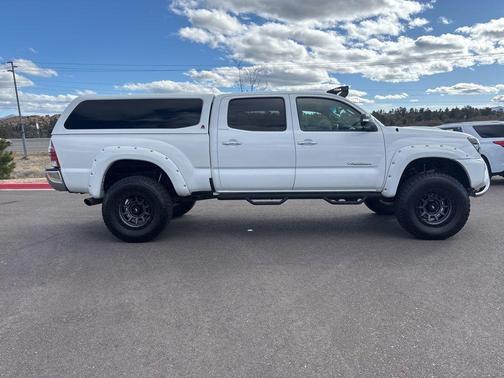 2015 Toyota Tacoma LIMITED