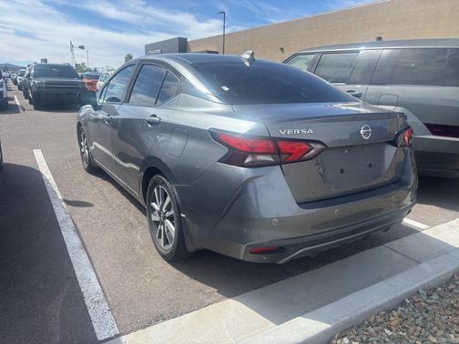Gun Metallic 2020 Nissan Versa 1.6 SV