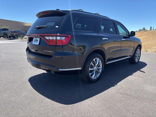 DB Black Crystal Clearcoat 2022 Dodge Durango Citadel