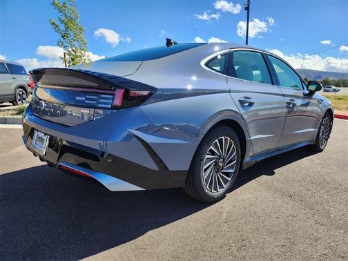 2025 Hyundai SONATA Hybrid SEL