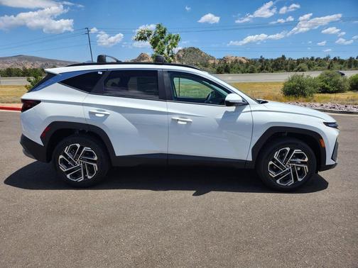 White Pearl 2026 Hyundai TUCSON SEL