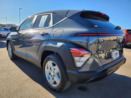 2025 Hyundai KONA SE