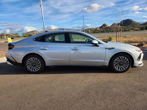 2026 Hyundai SONATA Hybrid SEL