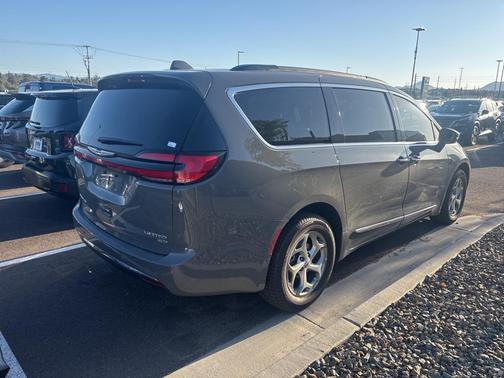 2022 Chrysler Pacifica Limited
