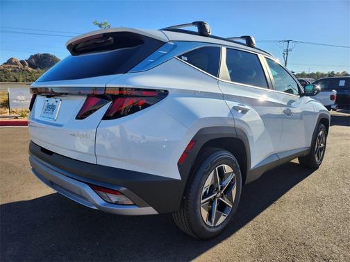 2026 Hyundai TUCSON Hybrid SEL