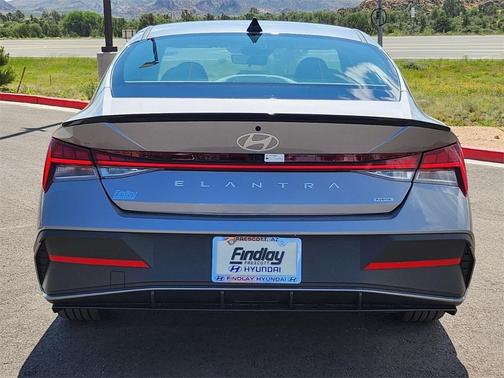 2025 Hyundai ELANTRA HEV SEL Sport