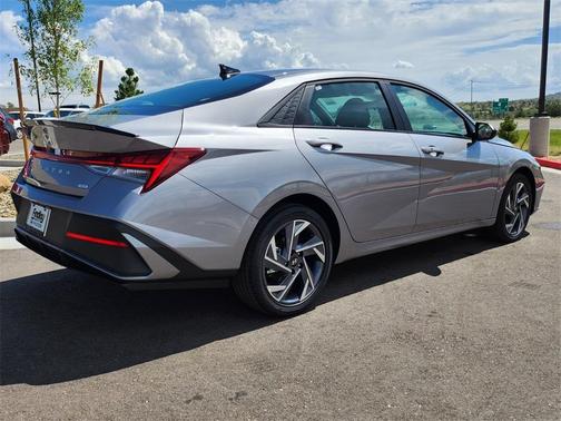 2025 Hyundai ELANTRA HEV SEL Sport