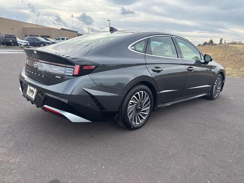 2025 Hyundai SONATA Hybrid Limited