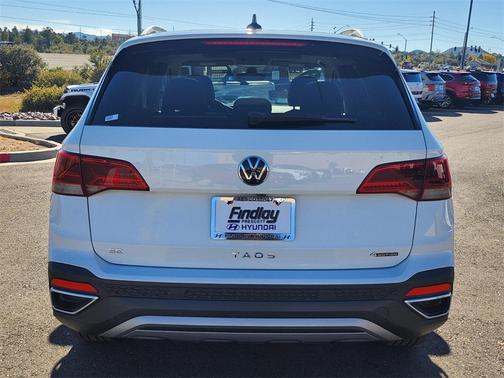 2023 Volkswagen Taos 1.5T SE
