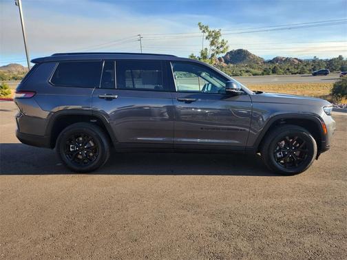 2024 Jeep Grand Cherokee L Laredo