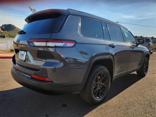 2024 Jeep Grand Cherokee L Laredo