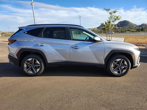 2026 Hyundai TUCSON Hybrid SEL