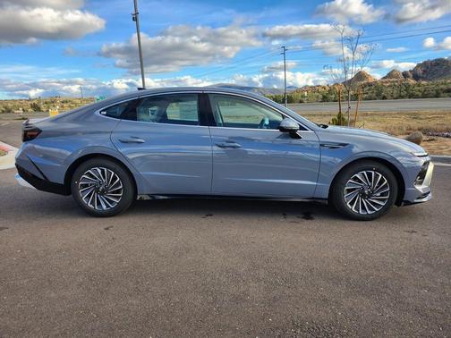 2026 Hyundai SONATA Hybrid SEL