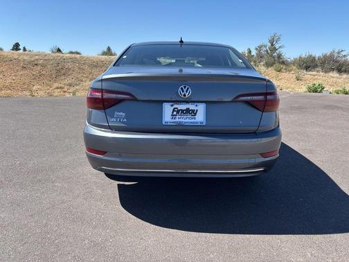 Platinum Gray Metallic 2019 Volkswagen Jetta 1.4T S