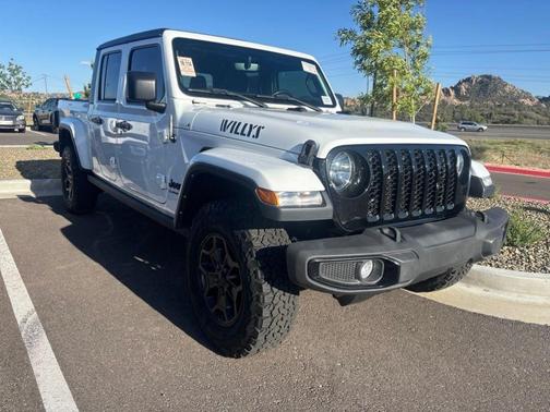 Bright White Clearcoat 2021 Jeep Gladiator Sport