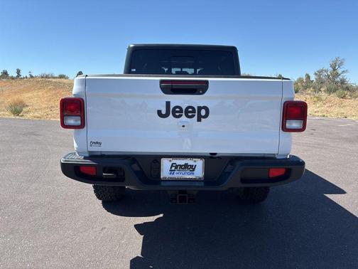 Bright White Clearcoat 2021 Jeep Gladiator Sport