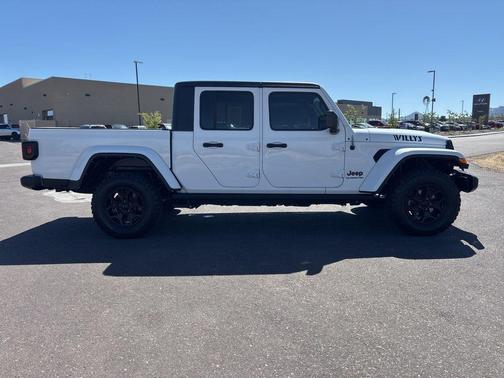 Bright White Clearcoat 2021 Jeep Gladiator Sport