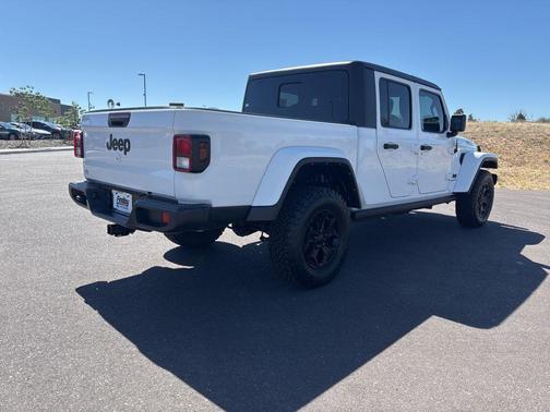 Bright White Clearcoat 2021 Jeep Gladiator Sport