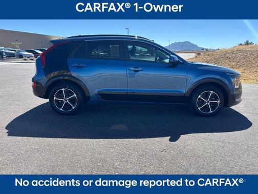 Mineral Blue 2024 Kia Niro SX