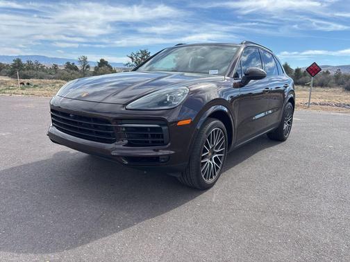 2023 Porsche Cayenne Base