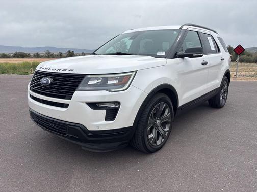 White Platinum 2018 Ford Explorer sport