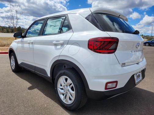 2026 Hyundai VENUE SE