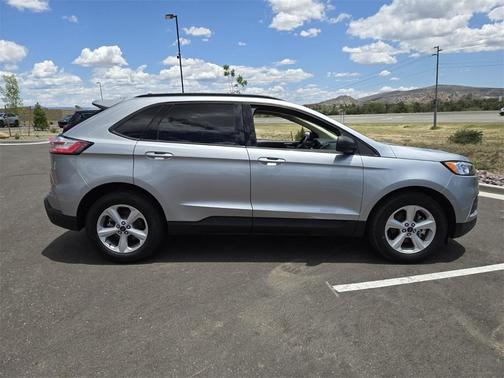 2020 Ford Edge SE